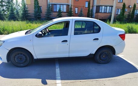 Renault Logan II, 2018 год, 390 000 рублей, 6 фотография