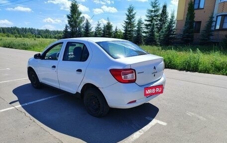 Renault Logan II, 2018 год, 390 000 рублей, 7 фотография