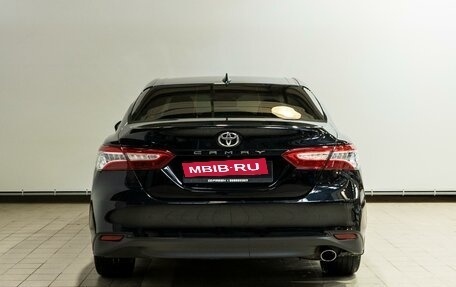 Toyota Camry, 2018 год, 3 100 000 рублей, 4 фотография