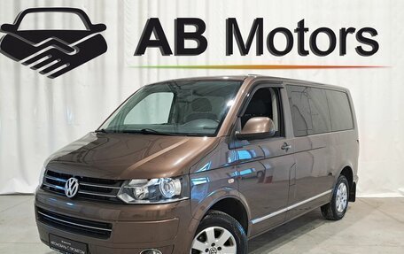 Volkswagen Caravelle T5, 2011 год, 2 100 000 рублей, 1 фотография