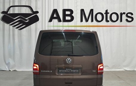 Volkswagen Caravelle T5, 2011 год, 2 100 000 рублей, 5 фотография