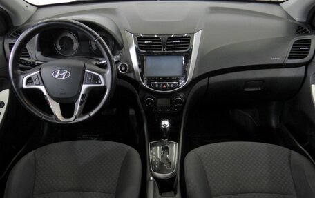 Hyundai Solaris II рестайлинг, 2012 год, 899 000 рублей, 23 фотография