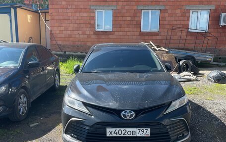 Toyota Camry, 2021 год, 2 800 000 рублей, 1 фотография