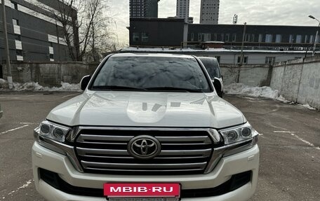 Toyota Land Cruiser 200, 2017 год, 6 000 000 рублей, 5 фотография