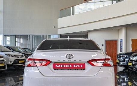 Toyota Camry, 2018 год, 2 989 000 рублей, 6 фотография