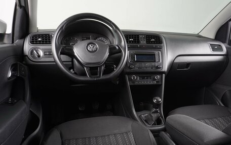 Volkswagen Polo VI (EU Market), 2015 год, 1 170 000 рублей, 6 фотография
