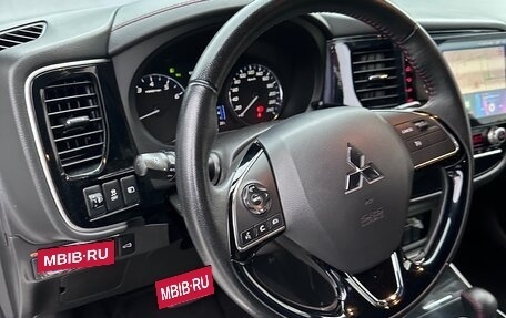 Mitsubishi Outlander III рестайлинг 3, 2021 год, 3 150 000 рублей, 26 фотография