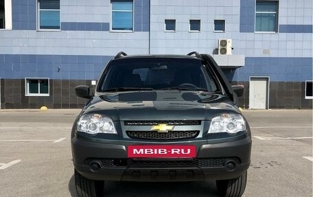 Chevrolet Niva I рестайлинг, 2018 год, 855 000 рублей, 5 фотография