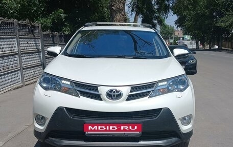 Toyota RAV4, 2015 год, 2 470 000 рублей, 2 фотография