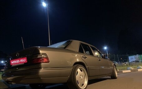 Mercedes-Benz E-Класс, 1993 год, 890 000 рублей, 6 фотография