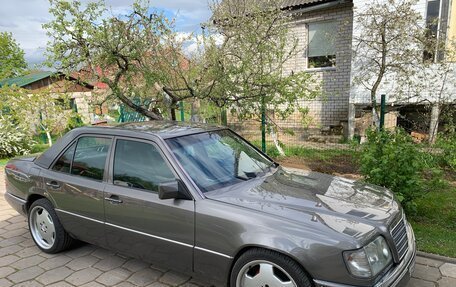Mercedes-Benz E-Класс, 1993 год, 890 000 рублей, 8 фотография