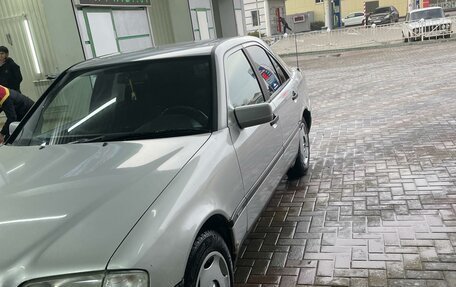 Mercedes-Benz C-Класс, 1994 год, 450 000 рублей, 2 фотография