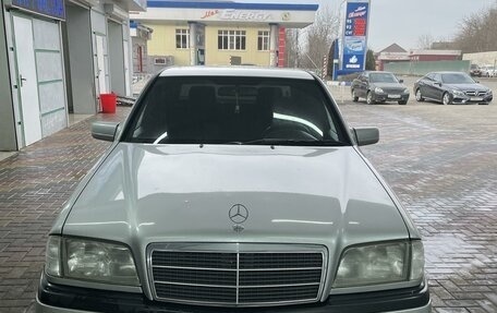 Mercedes-Benz C-Класс, 1994 год, 450 000 рублей, 3 фотография