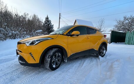 Toyota C-HR I рестайлинг, 2017 год, 2 570 000 рублей, 4 фотография