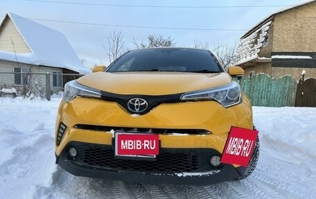 Toyota C-HR I рестайлинг, 2017 год, 2 570 000 рублей, 2 фотография