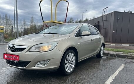 Opel Astra J, 2011 год, 599 000 рублей, 1 фотография