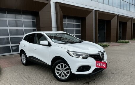 Renault Kadjar I рестайлинг, 2020 год, 1 799 000 рублей, 2 фотография