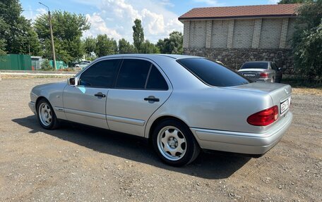 Mercedes-Benz E-Класс, 1998 год, 680 000 рублей, 6 фотография