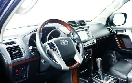 Toyota Land Cruiser Prado 150 рестайлинг 2, 2013 год, 4 217 000 рублей, 13 фотография