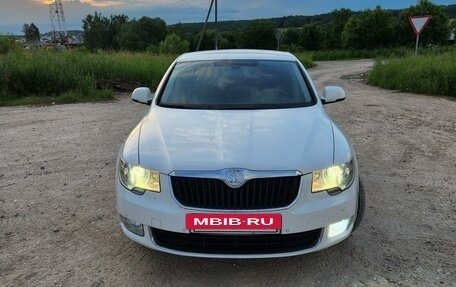 Skoda Superb III рестайлинг, 2012 год, 1 450 000 рублей, 3 фотография