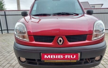 Renault Kangoo II рестайлинг, 2004 год, 550 000 рублей, 1 фотография