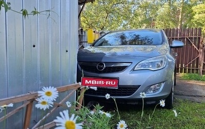 Opel Astra J, 2011 год, 670 000 рублей, 1 фотография