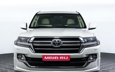 Toyota Land Cruiser 200, 2019 год, 9 768 000 рублей, 2 фотография