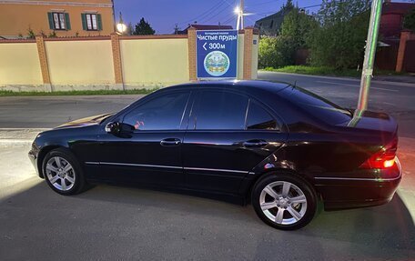 Mercedes-Benz C-Класс, 2003 год, 730 000 рублей, 1 фотография