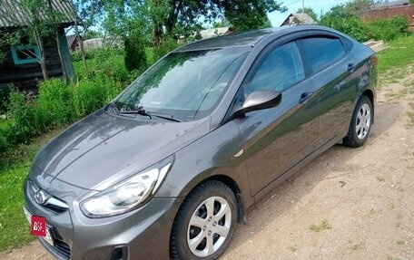 Hyundai Solaris II рестайлинг, 2011 год, 950 000 рублей, 1 фотография