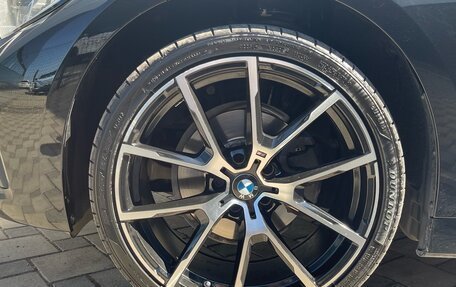 BMW 3 серия, 2019 год, 3 640 000 рублей, 18 фотография