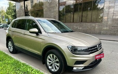 Volkswagen Tiguan II, 2017 год, 2 360 000 рублей, 2 фотография