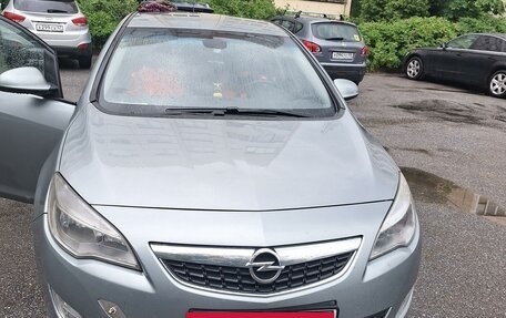 Opel Astra J, 2011 год, 670 000 рублей, 10 фотография