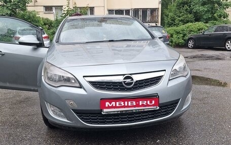 Opel Astra J, 2011 год, 670 000 рублей, 11 фотография