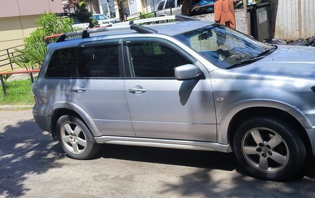 Mitsubishi Outlander III рестайлинг 3, 2006 год, 800 000 рублей, 4 фотография