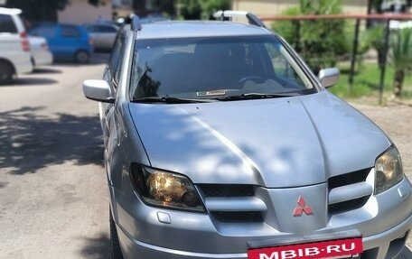 Mitsubishi Outlander III рестайлинг 3, 2006 год, 800 000 рублей, 2 фотография