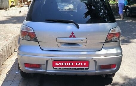 Mitsubishi Outlander III рестайлинг 3, 2006 год, 800 000 рублей, 7 фотография