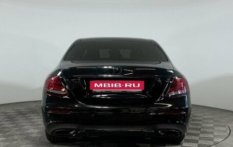Mercedes-Benz E-Класс, 2019 год, 3 897 000 рублей, 6 фотография