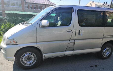 Toyota Grand HiAce I, 1999 год, 875 000 рублей, 3 фотография