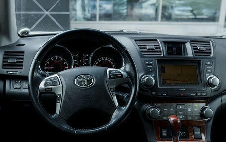 Toyota Highlander III, 2011 год, 2 100 000 рублей, 15 фотография