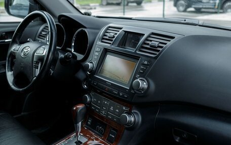 Toyota Highlander III, 2011 год, 2 100 000 рублей, 19 фотография