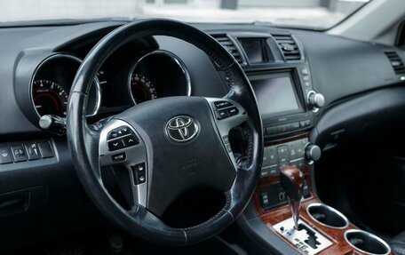 Toyota Highlander III, 2011 год, 2 100 000 рублей, 13 фотография