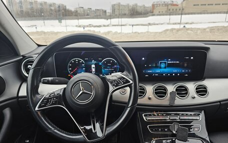 Mercedes-Benz E-Класс, 2020 год, 3 900 000 рублей, 5 фотография