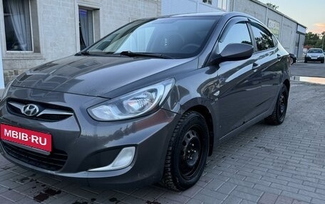 Hyundai Solaris II рестайлинг, 2013 год, 610 000 рублей, 1 фотография