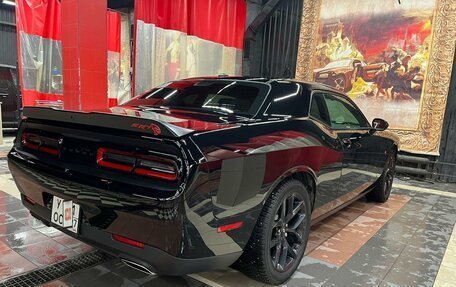 Dodge Challenger III рестайлинг 2, 2020 год, 4 250 000 рублей, 9 фотография