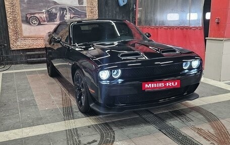 Dodge Challenger III рестайлинг 2, 2020 год, 4 250 000 рублей, 19 фотография