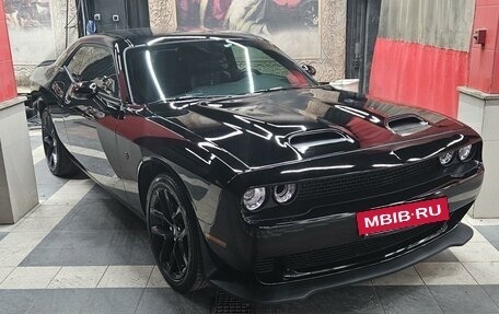 Dodge Challenger III рестайлинг 2, 2020 год, 4 250 000 рублей, 31 фотография