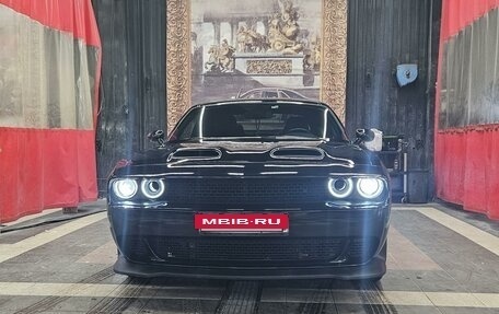 Dodge Challenger III рестайлинг 2, 2020 год, 4 250 000 рублей, 34 фотография