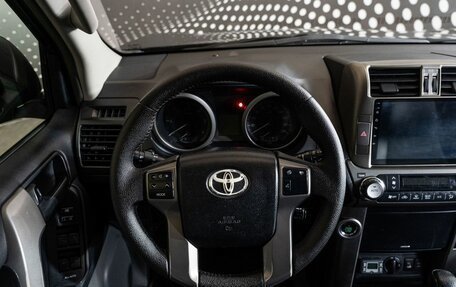 Toyota Land Cruiser Prado 150 рестайлинг 2, 2011 год, 2 516 900 рублей, 12 фотография