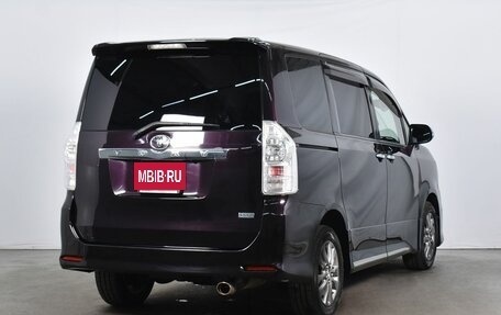 Toyota Voxy II, 2012 год, 2 240 995 рублей, 4 фотография