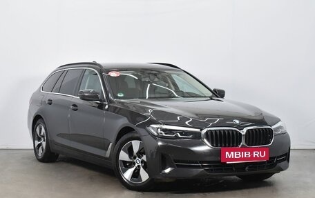 BMW 5 серия, 2020 год, 3 949 995 рублей, 3 фотография